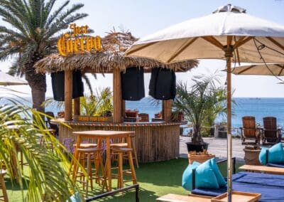 Grand Café Flo Jávea: sport op groot scherm, minigolf en speeltuin