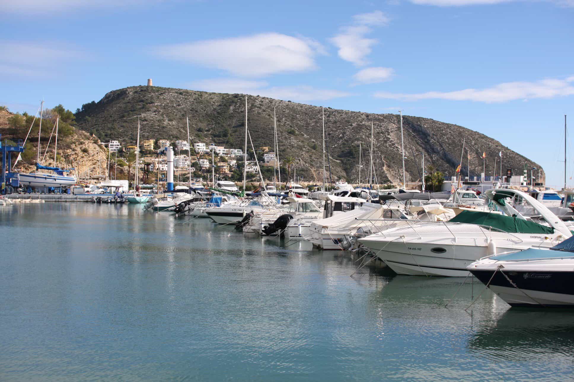 Uitzicht over de haven van Moraira