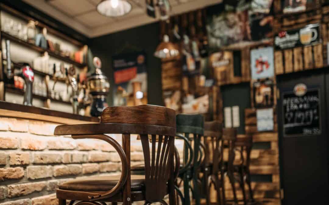 Royal Beach Moraira: Ierse pub met sport op het scherm